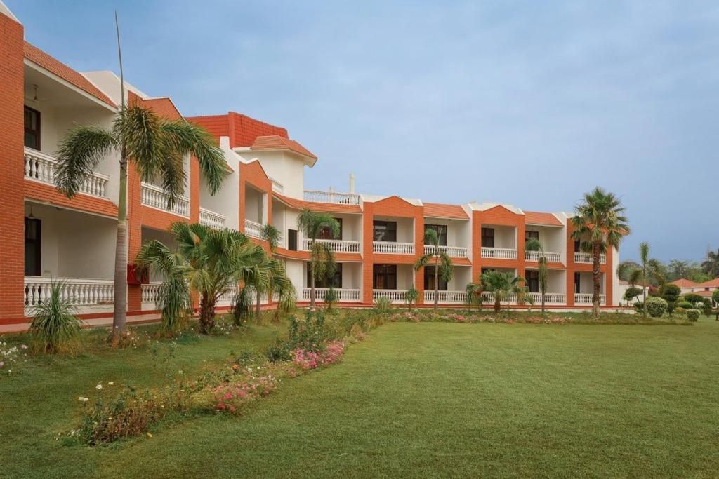 Naturoville Wellness Resort Rishikesh - Surrounded By Nature, Rooted In Wellness Doiwāla Eksteriør billede